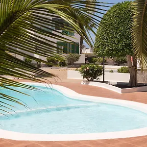 Conylanza Cármenes Costa Teguise
